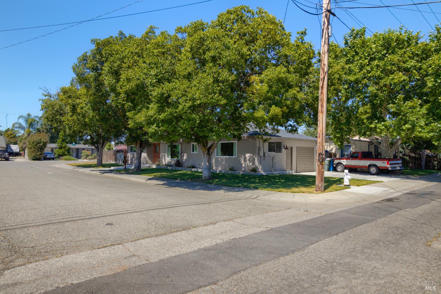 350 N 7th Street Dixon CA 95620