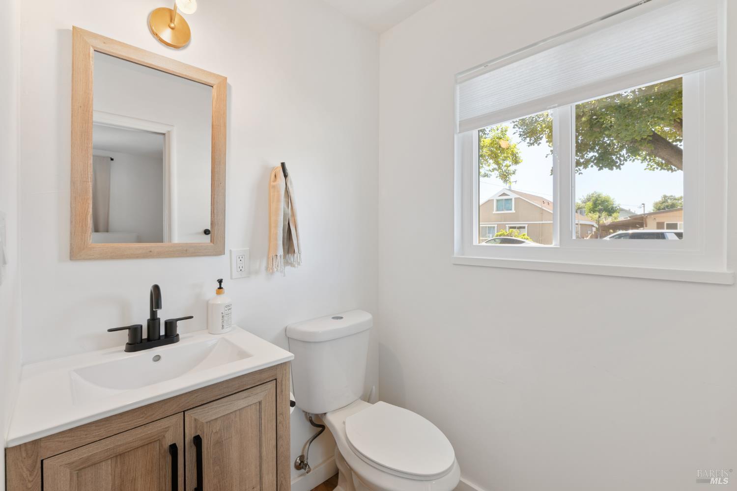 350 N 7th Street Dixon CA 95620