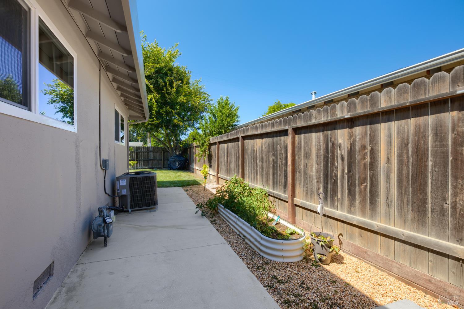 350 N 7th Street Dixon CA 95620