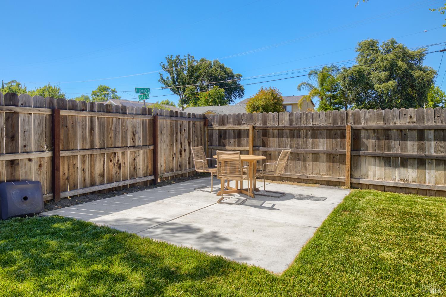 350 N 7th Street Dixon CA 95620