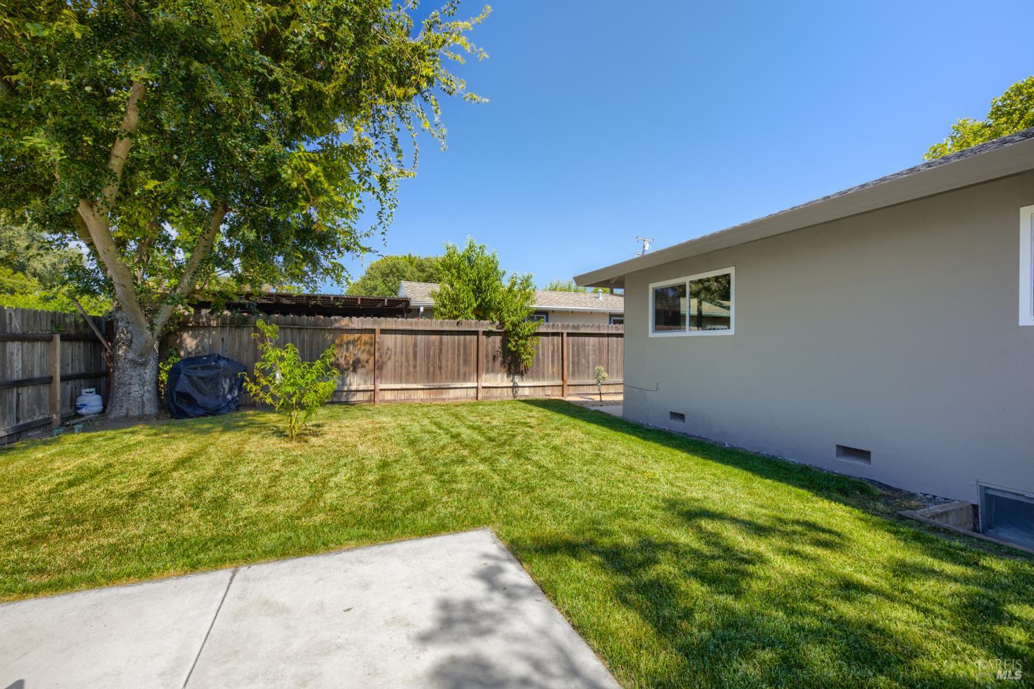 350 N 7th Street Dixon CA 95620