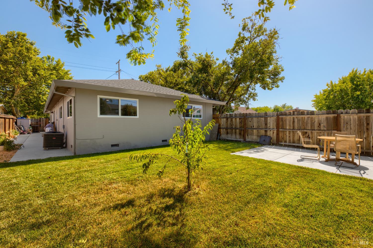 350 N 7th Street Dixon CA 95620