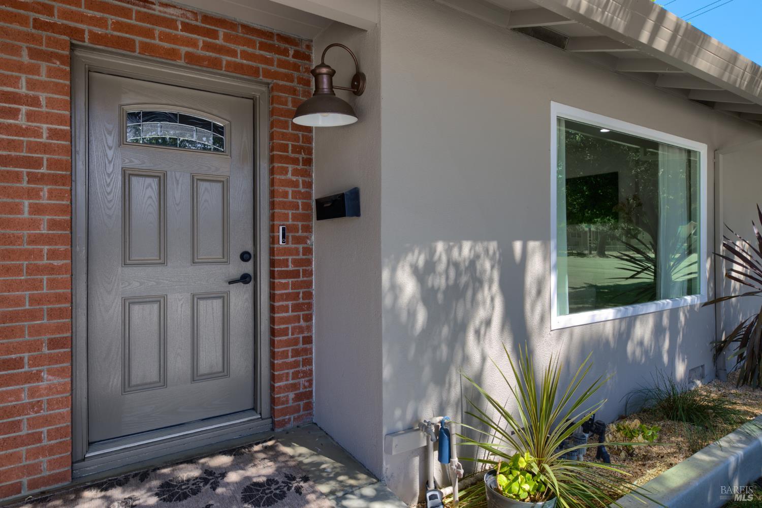 350 N 7th Street Dixon CA 95620