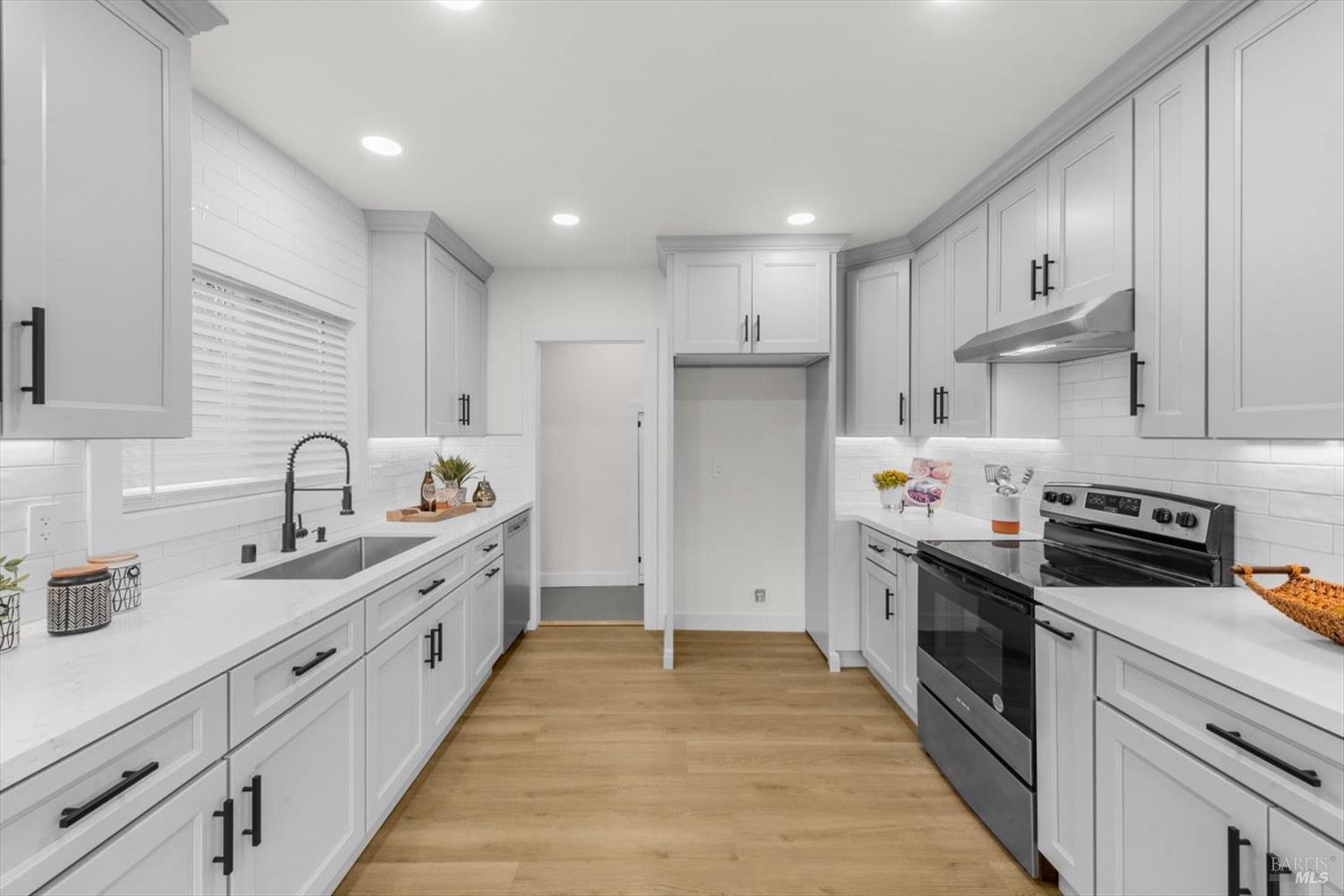 435 Alhambra Street Crockett CA 94525