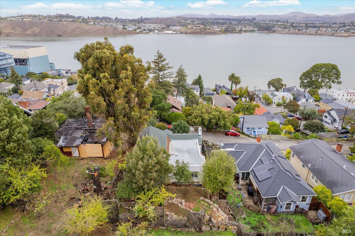 435 Alhambra Street Crockett CA 94525