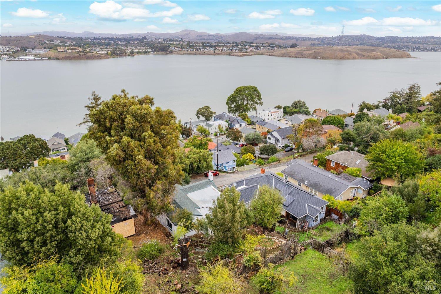 435 Alhambra Street Crockett CA 94525