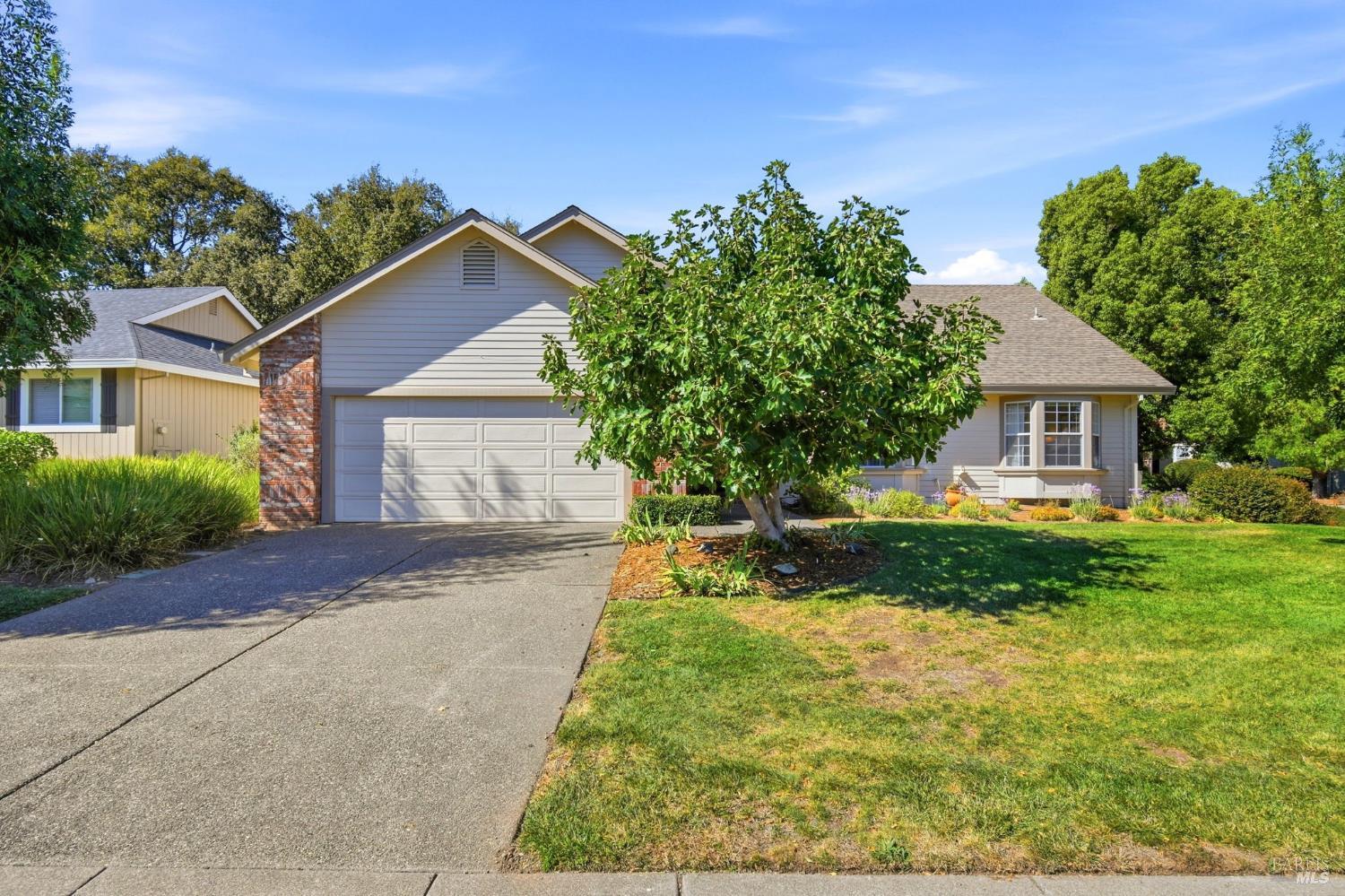 8295 Oakmont Drive Santa Rosa CA 95409