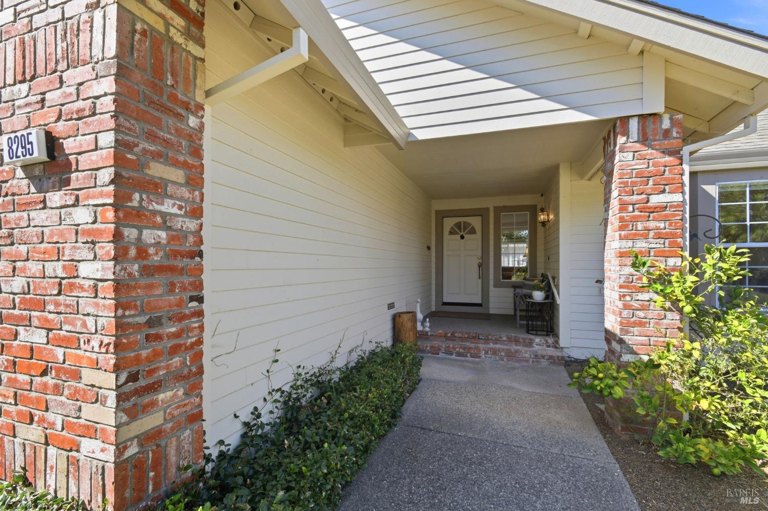 8295 Oakmont Drive Santa Rosa CA 95409