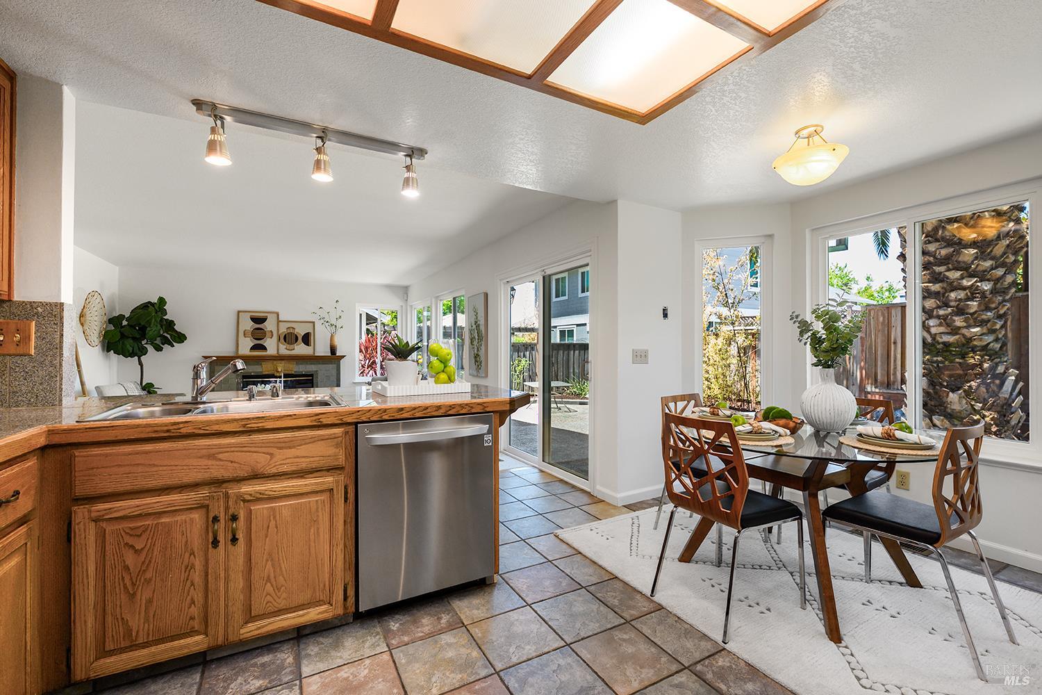 5 Starling Drive Petaluma CA 94954