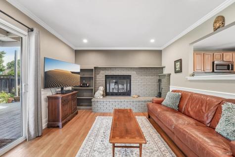 1295 Marian Way Petaluma CA 94954