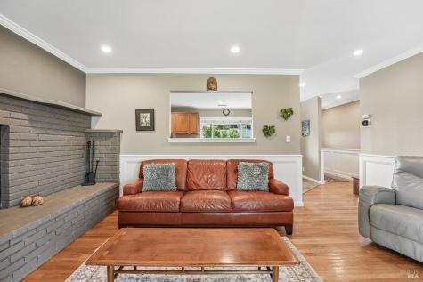 1295 Marian Way Petaluma CA 94954