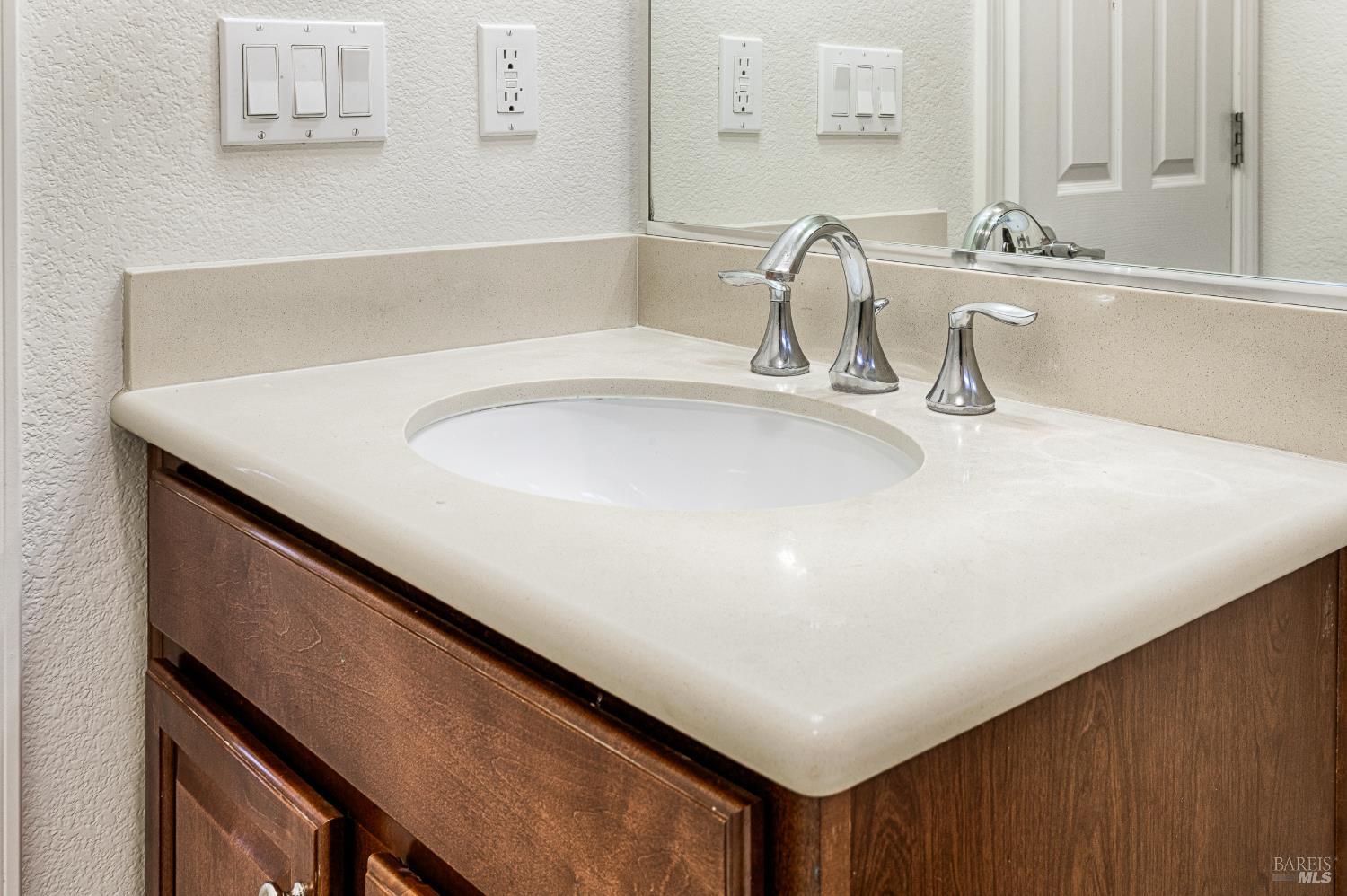 2833 Linwood Avenue Santa Rosa CA 95404