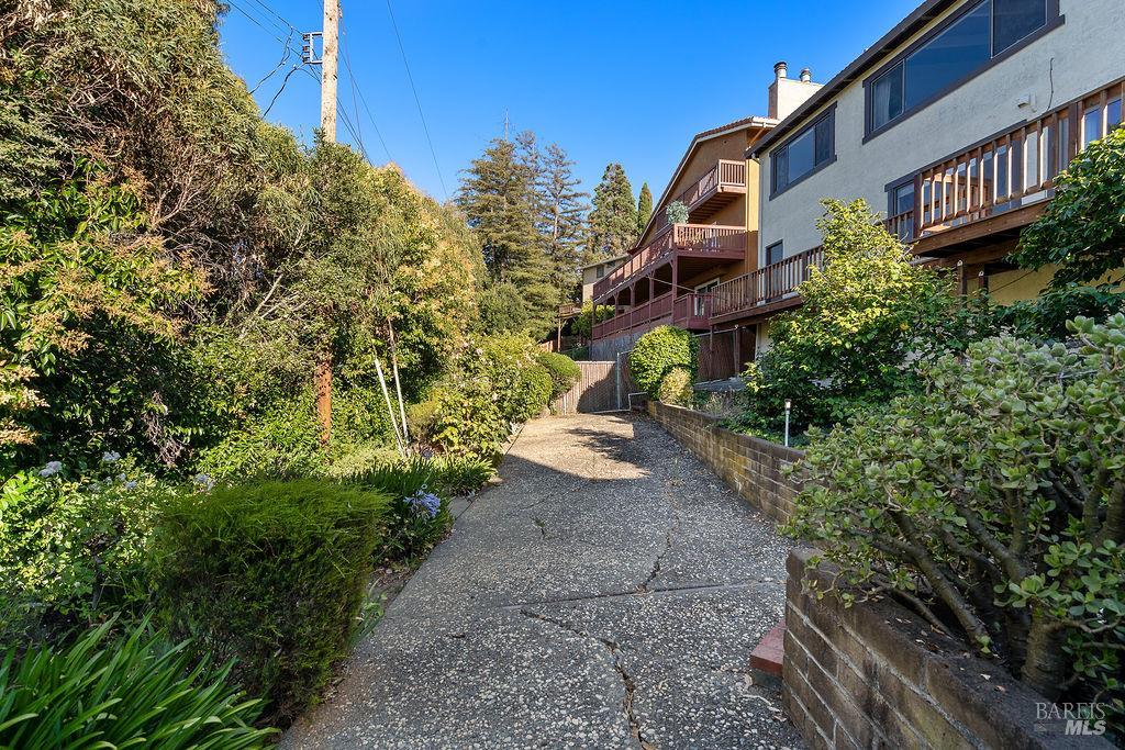 112 Serra Drive Vallejo CA 94590