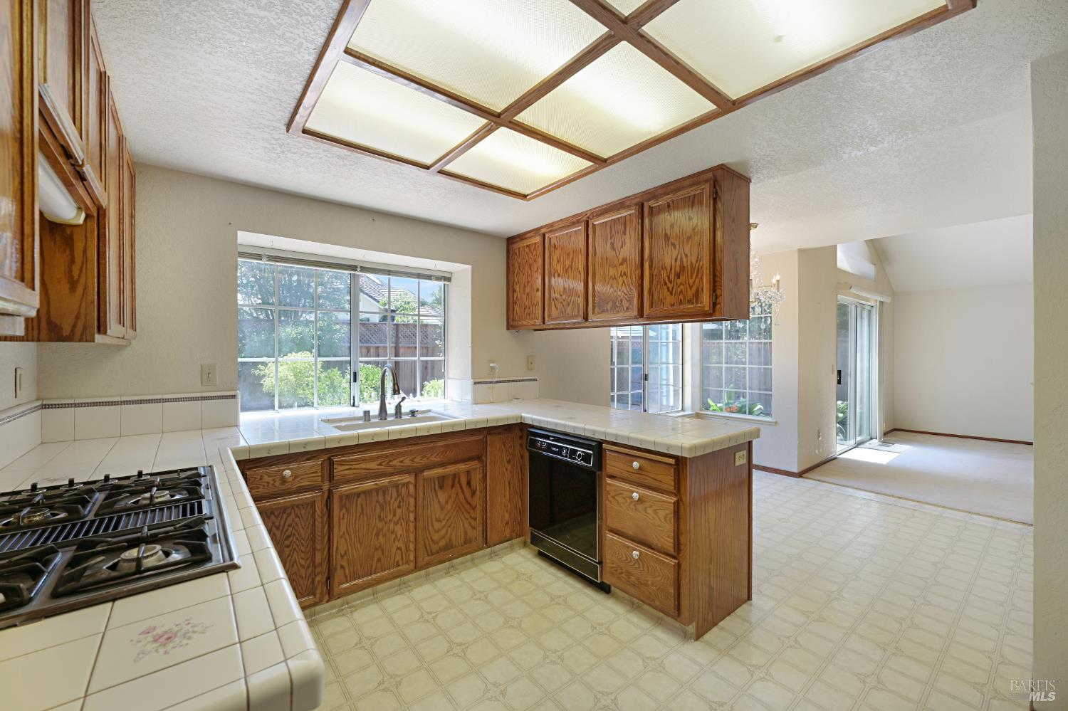 2126 Saint Augustine Circle Petaluma CA 94954