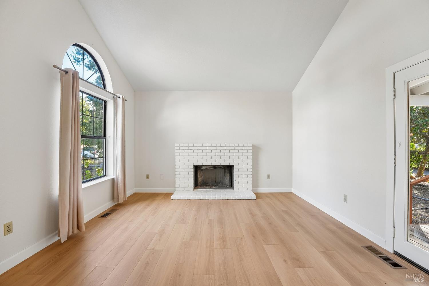 585 Mitchell Way Sonoma CA 95476