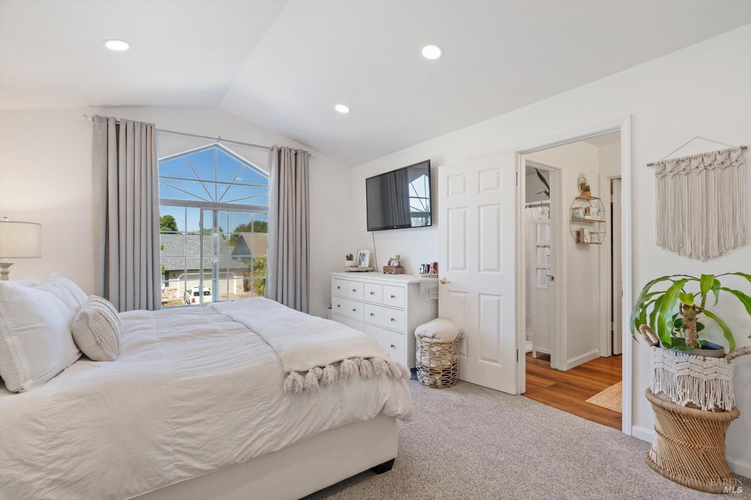 2092 Waltzer Road Santa Rosa CA 95403