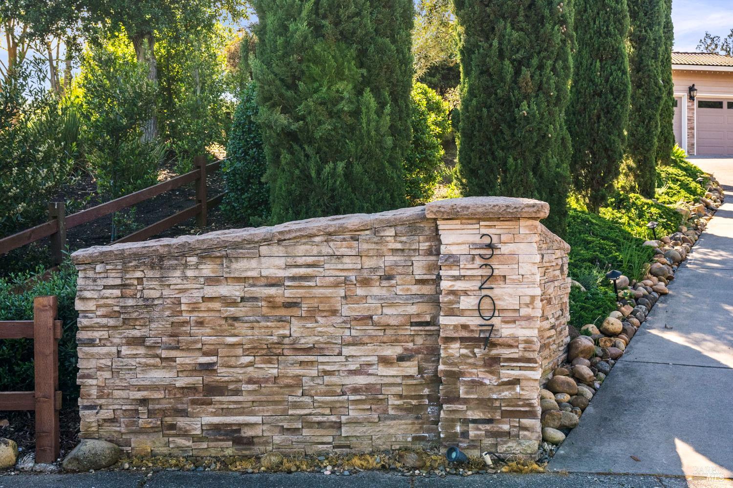 3207 Swiss Court Napa CA 94558