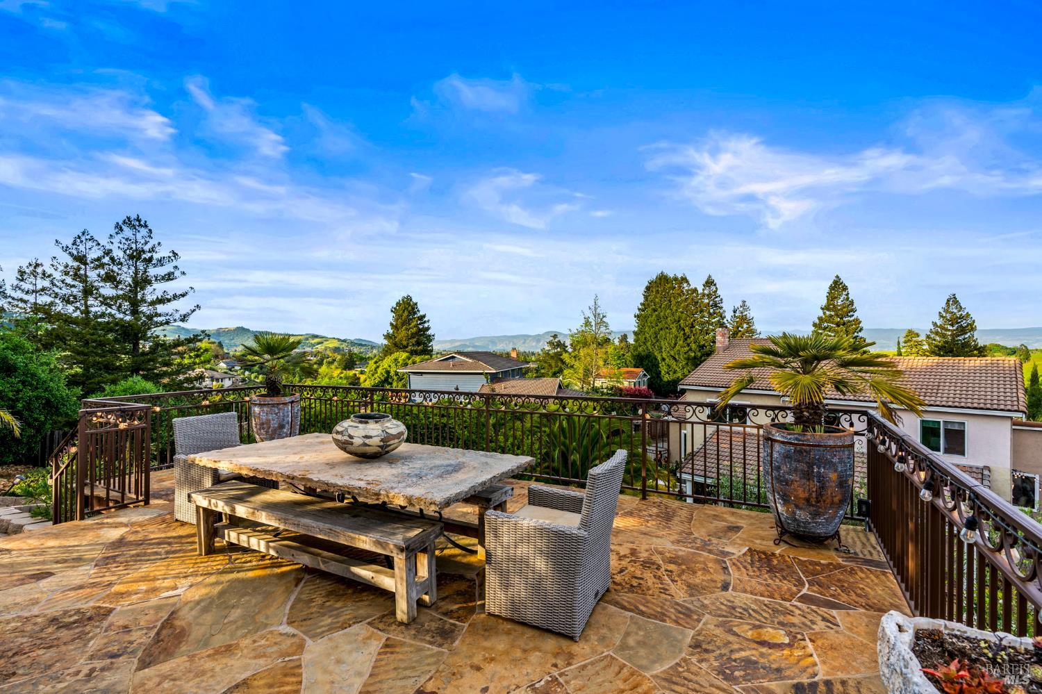 3207 Swiss Court Napa CA 94558