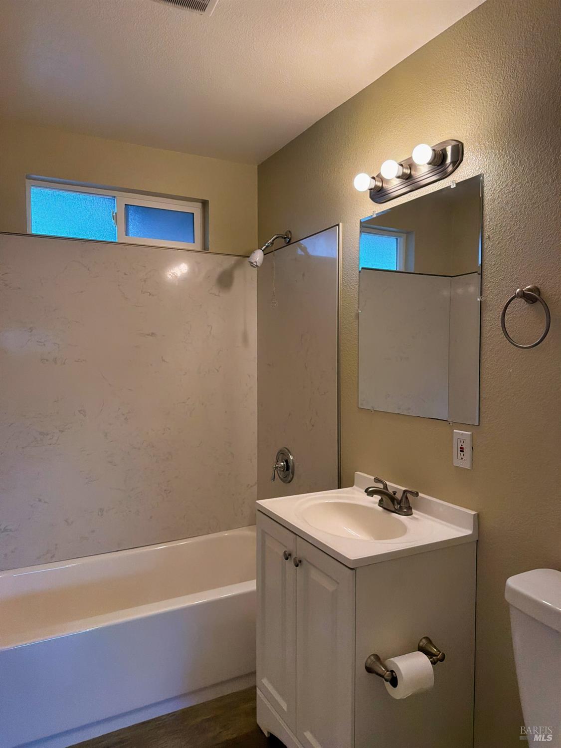 104 Thompson Avenue Ukiah CA 95482