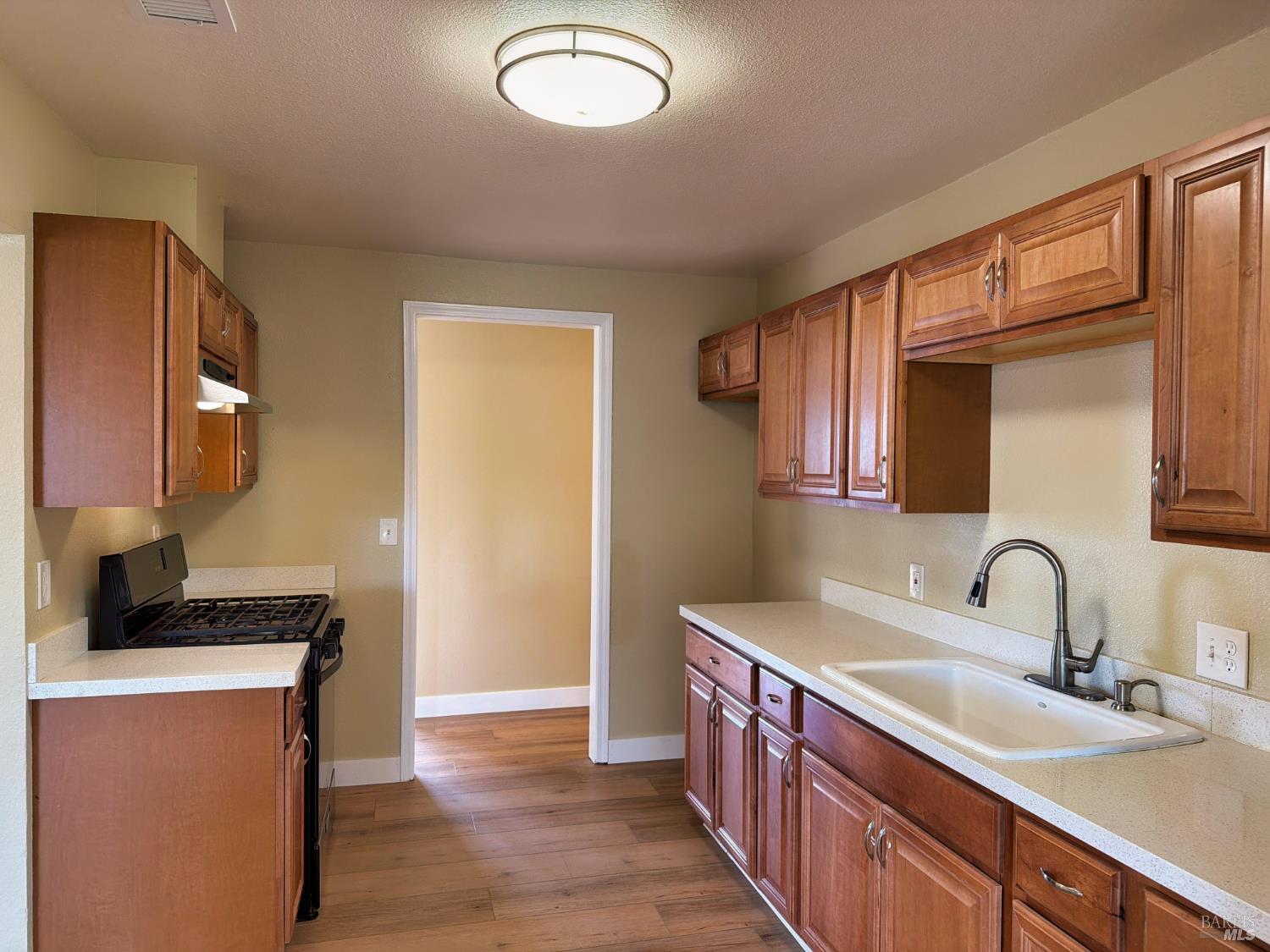 104 Thompson Avenue Ukiah CA 95482