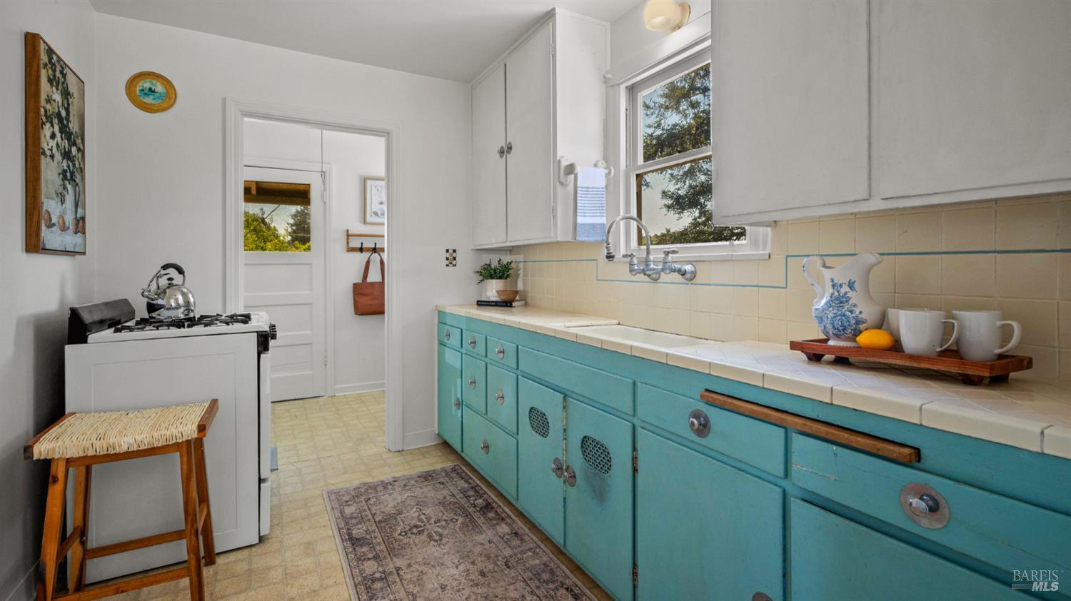 2-2 1/2 Grandview Avenue Petaluma CA 94952
