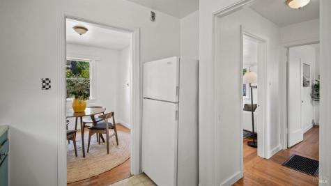 2-2 1/2 Grandview Avenue Petaluma CA 94952