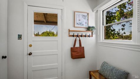 2-2 1/2 Grandview Avenue Petaluma CA 94952