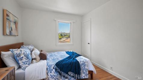 2-2 1/2 Grandview Avenue Petaluma CA 94952