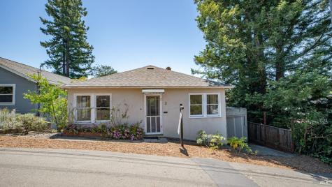 2-2 1/2 Grandview Avenue Petaluma CA 94952