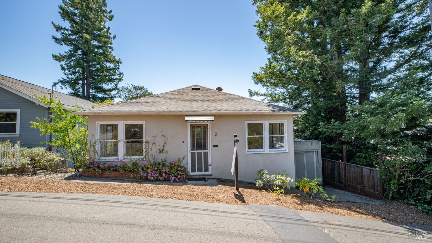 2-2 1/2 Grandview Avenue Petaluma CA 94952