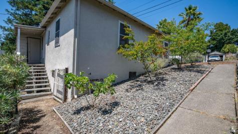 2-2 1/2 Grandview Avenue Petaluma CA 94952