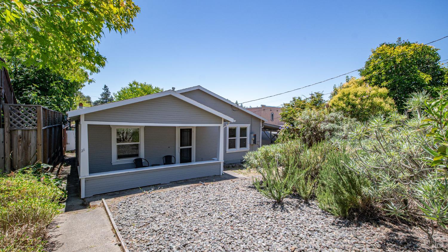 2-2 1/2 Grandview Avenue Petaluma CA 94952