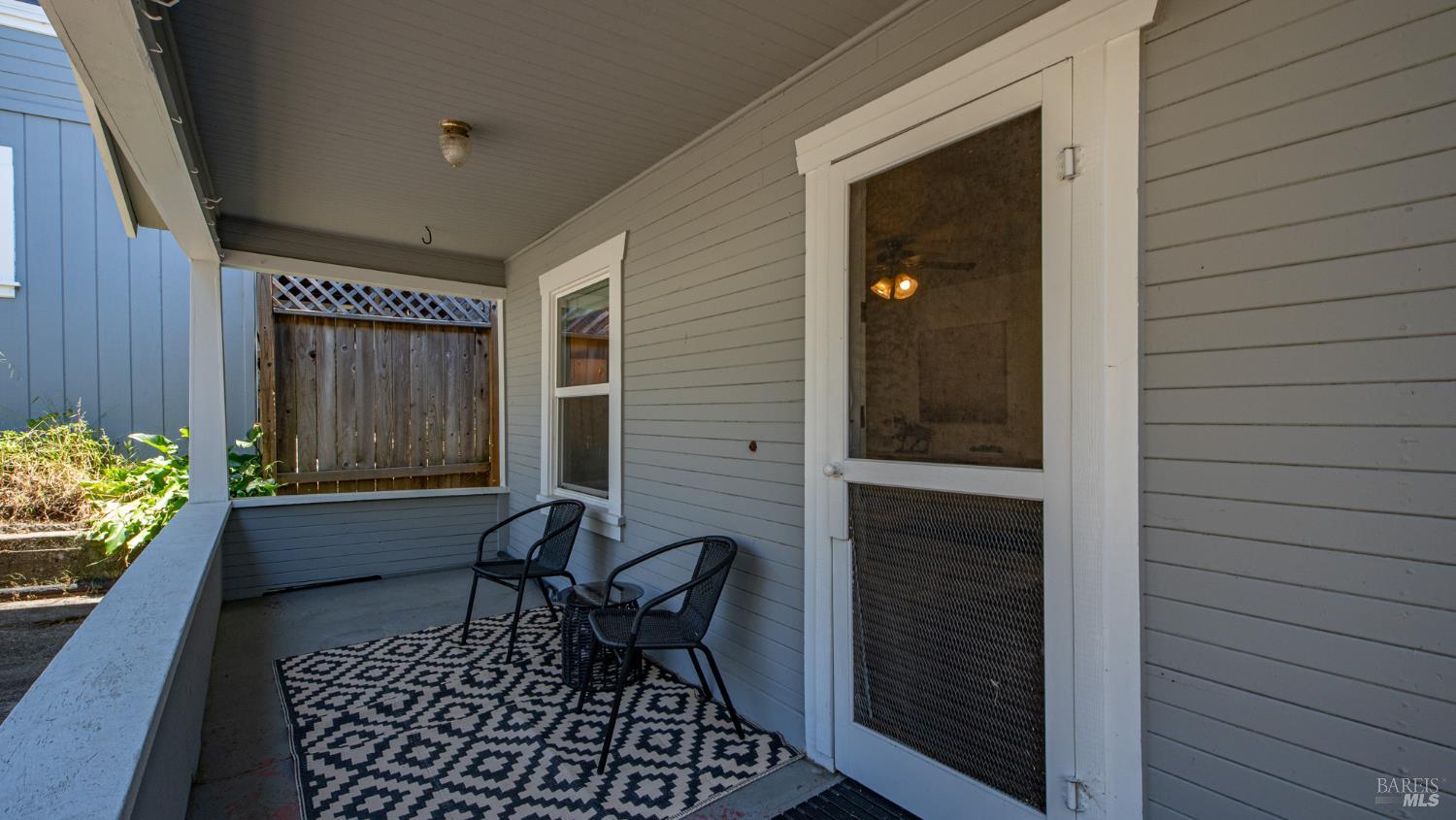 2-2 1/2 Grandview Avenue Petaluma CA 94952