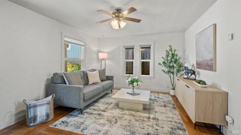 2-2 1/2 Grandview Avenue Petaluma CA 94952