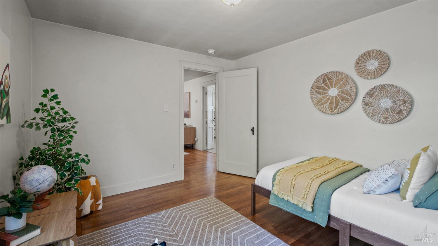 2-2 1/2 Grandview Avenue Petaluma CA 94952