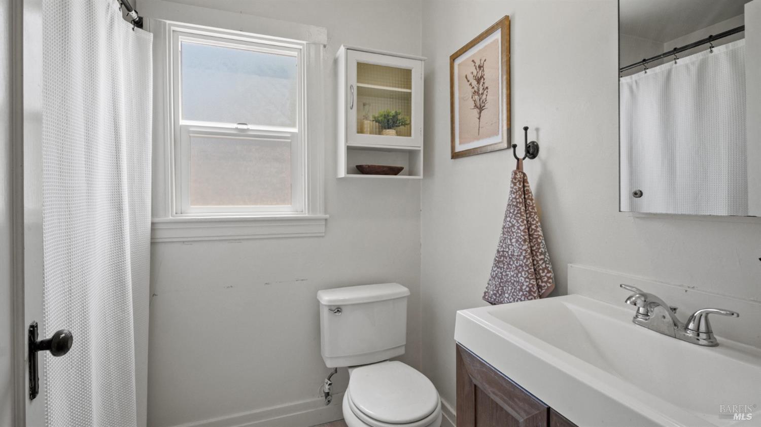 2-2 1/2 Grandview Avenue Petaluma CA 94952