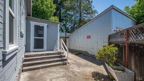 2-2 1/2 Grandview Avenue Petaluma CA 94952