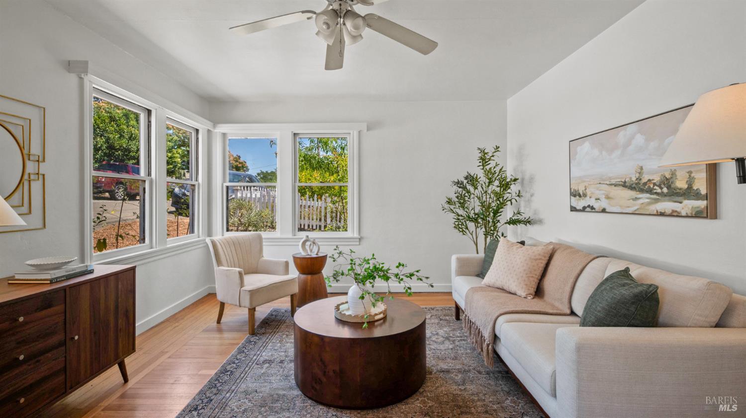 2-2 1/2 Grandview Avenue Petaluma CA 94952