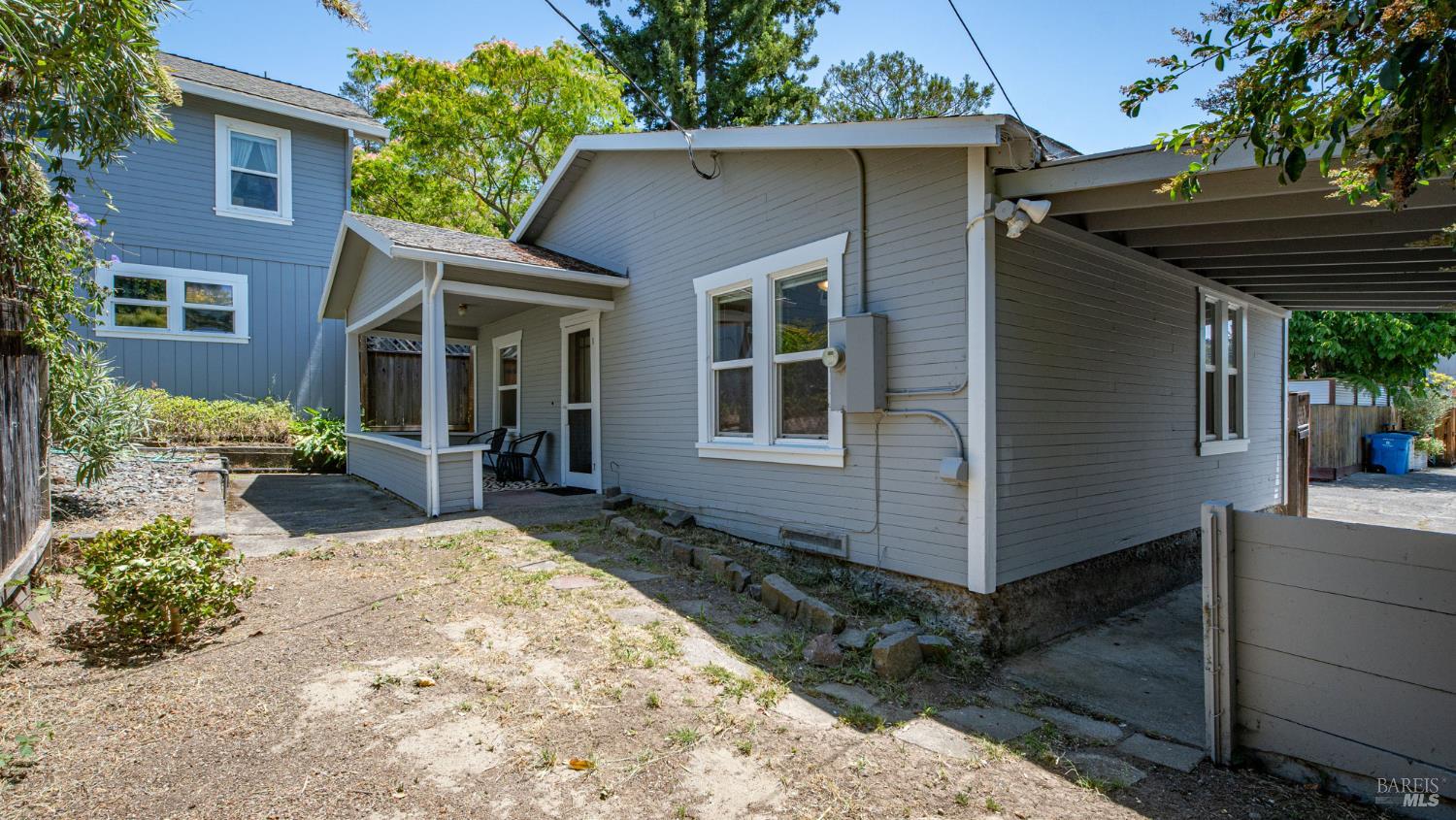 2-2 1/2 Grandview Avenue Petaluma CA 94952