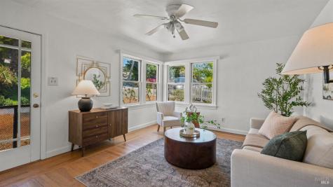2-2 1/2 Grandview Avenue Petaluma CA 94952