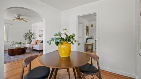 2-2 1/2 Grandview Avenue Petaluma CA 94952