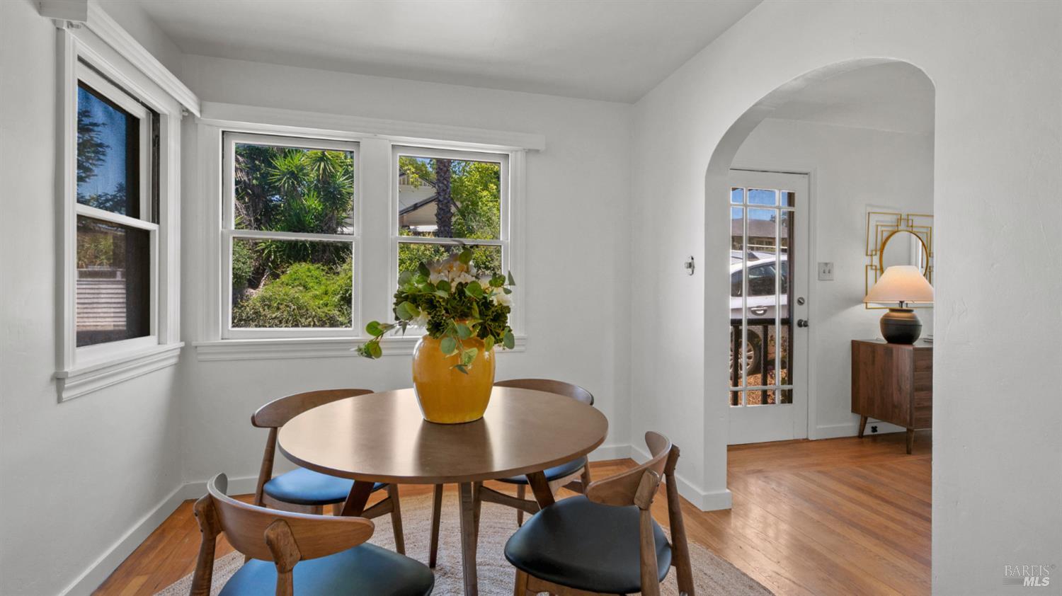 2-2 1/2 Grandview Avenue Petaluma CA 94952