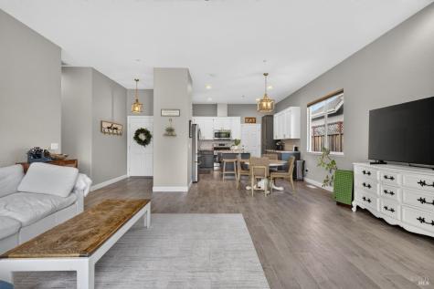 458 Muscat Drive Cloverdale CA 95425