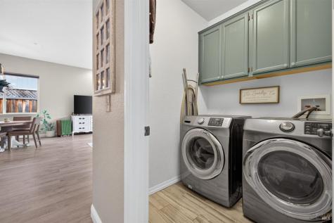 458 Muscat Drive Cloverdale CA 95425