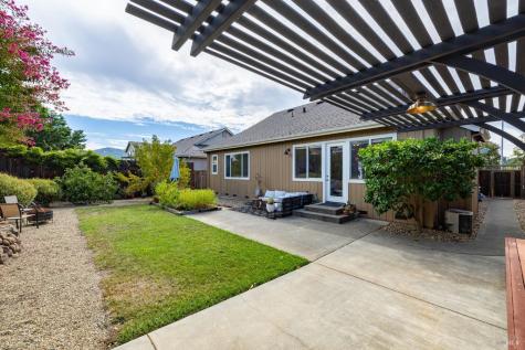 458 Muscat Drive Cloverdale CA 95425