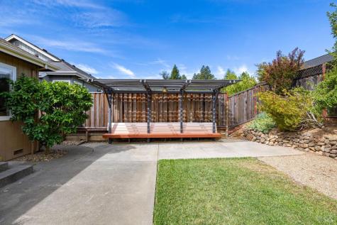 458 Muscat Drive Cloverdale CA 95425