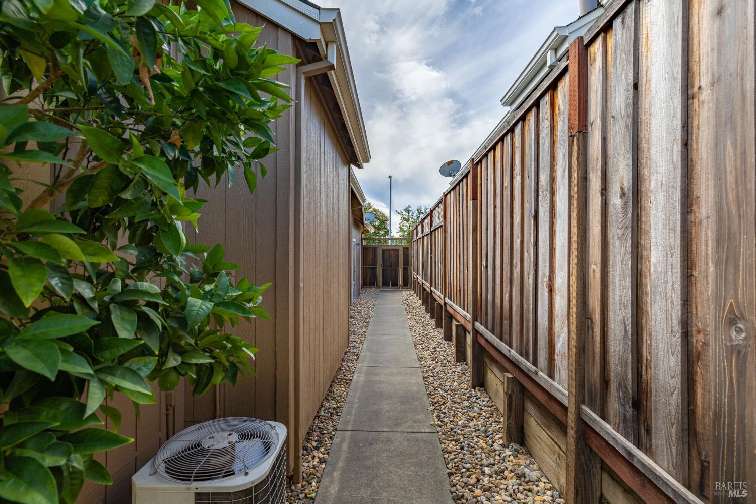 458 Muscat Drive Cloverdale CA 95425