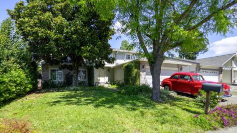 868 Holly Avenue Rohnert Park CA 94928