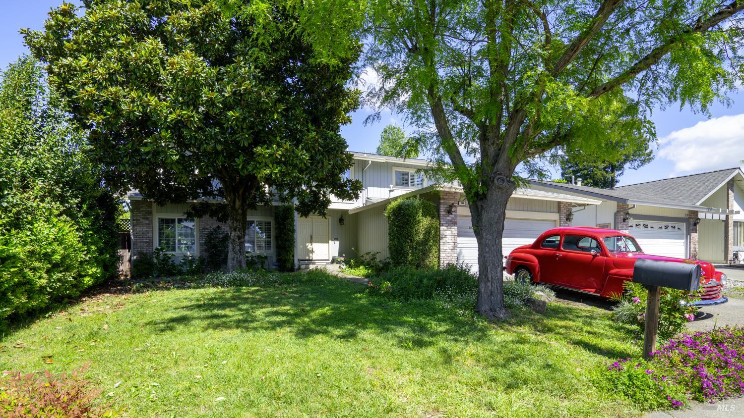 868 Holly Avenue Rohnert Park CA 94928