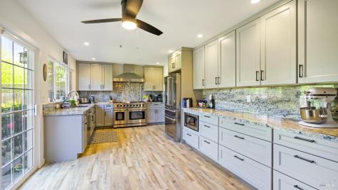868 Holly Avenue Rohnert Park CA 94928